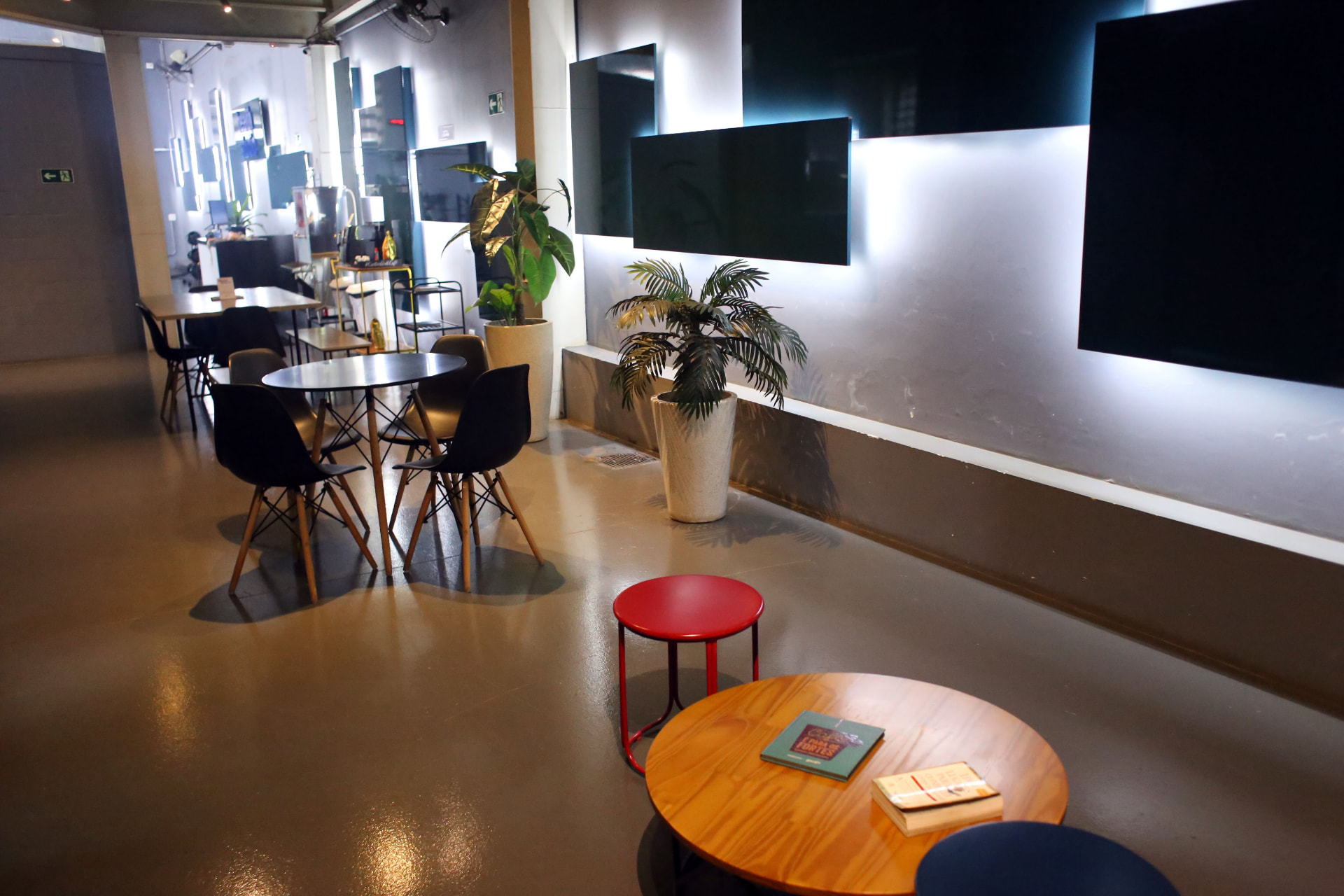 Espaço lounge para descanso na Health Studio em Uberaba/MG